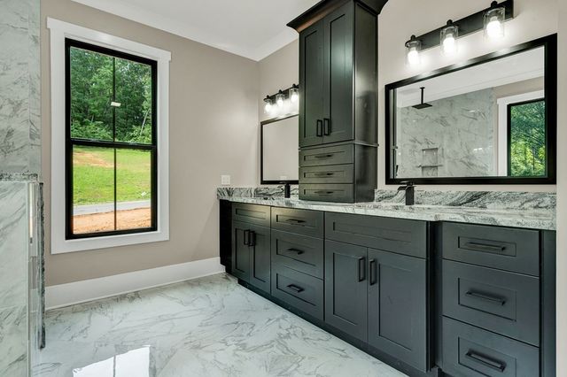 1696 Ridge View Dr, Dalton, GA 30720