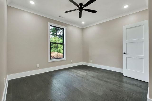 1696 Ridge View Dr, Dalton, GA 30720