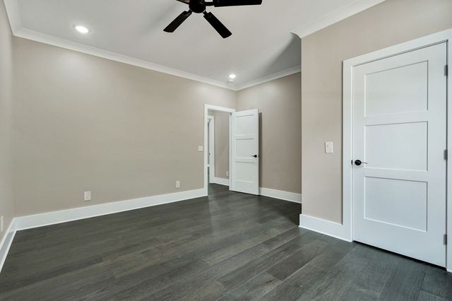 1696 Ridge View Dr, Dalton, GA 30720