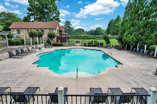 1696 Ridge View Dr, Dalton, GA 30720