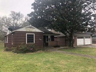 201 Smith Street, Clute, TX 77531