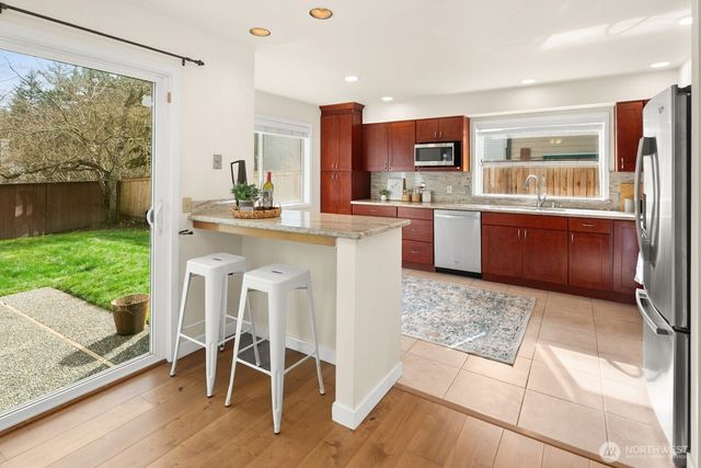 24341 SE 42nd Place, Issaquah, WA 98029