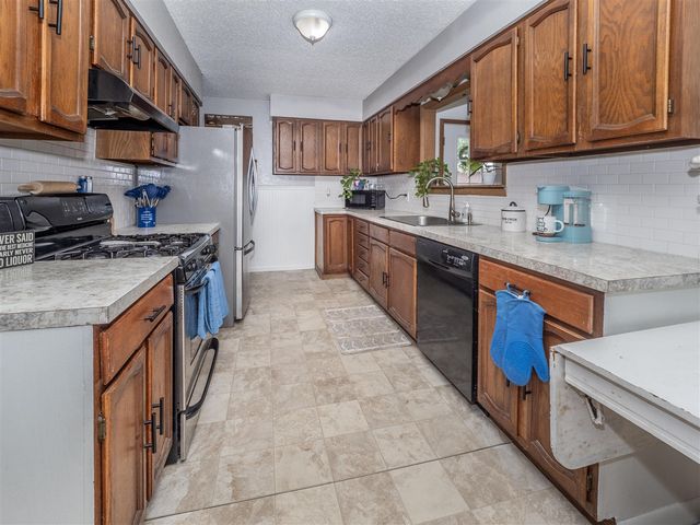 45523 Eleanor Drive, Decatur, MI 49045
