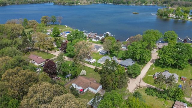 45523 Eleanor Drive, Decatur, MI 49045