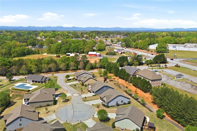 107 Silo Alley, Seneca, SC 29672