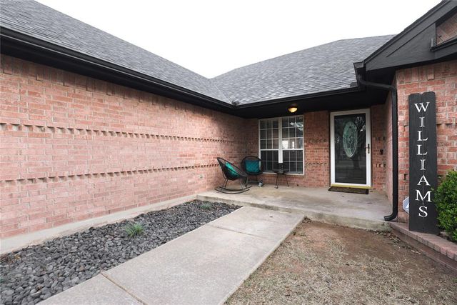 6910 Rolling Meadows Drive, Tuttle, OK 73089