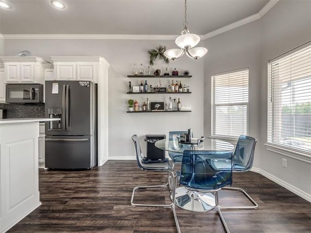 6910 Rolling Meadows Drive, Tuttle, OK 73089