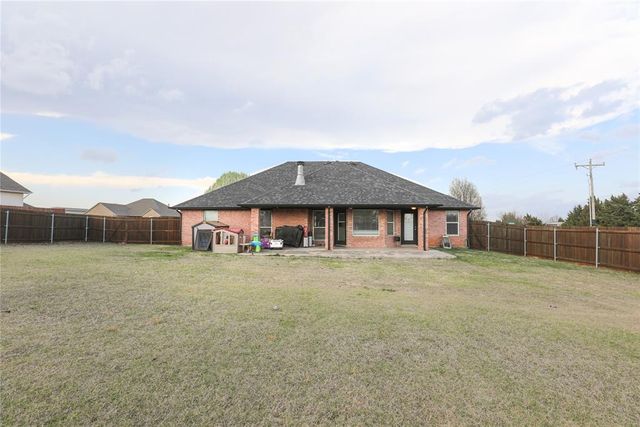 6910 Rolling Meadows Drive, Tuttle, OK 73089