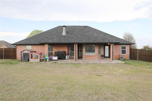 6910 Rolling Meadows Drive, Tuttle, OK 73089