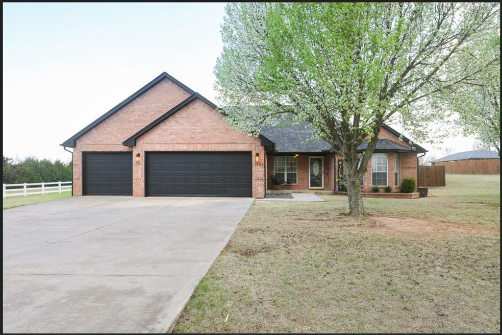 6910 Rolling Meadows Drive, Tuttle, OK 73089