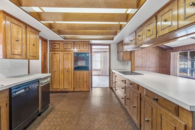 801 S Texas Street, De Leon, TX 76444