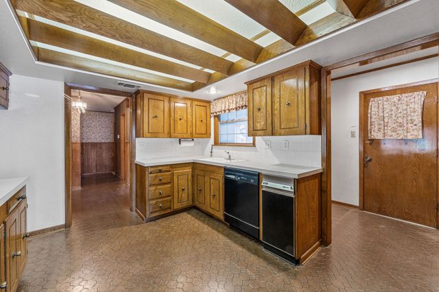 801 S Texas Street, De Leon, TX 76444