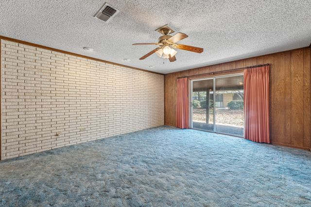 801 S Texas Street, De Leon, TX 76444