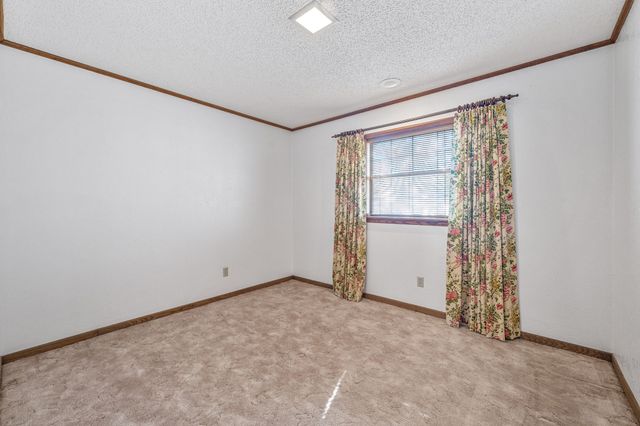 801 S Texas Street, De Leon, TX 76444