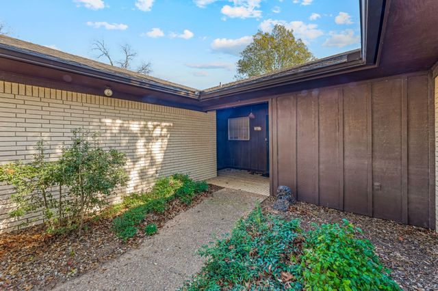 801 S Texas Street, De Leon, TX 76444