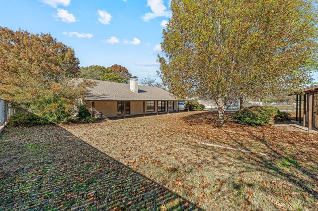 801 S Texas Street, De Leon, TX 76444