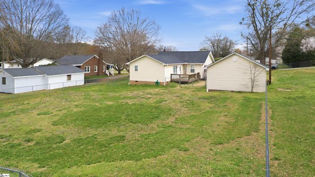 3 Littlejohn Street, Inman, SC 29349