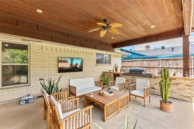 2304 babalos Lane, Dallas, TX 75228