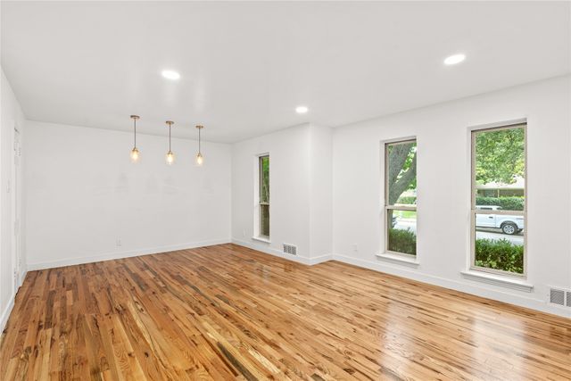 2304 babalos Lane, Dallas, TX 75228