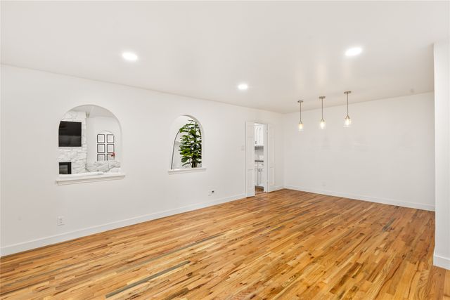 2304 babalos Lane, Dallas, TX 75228