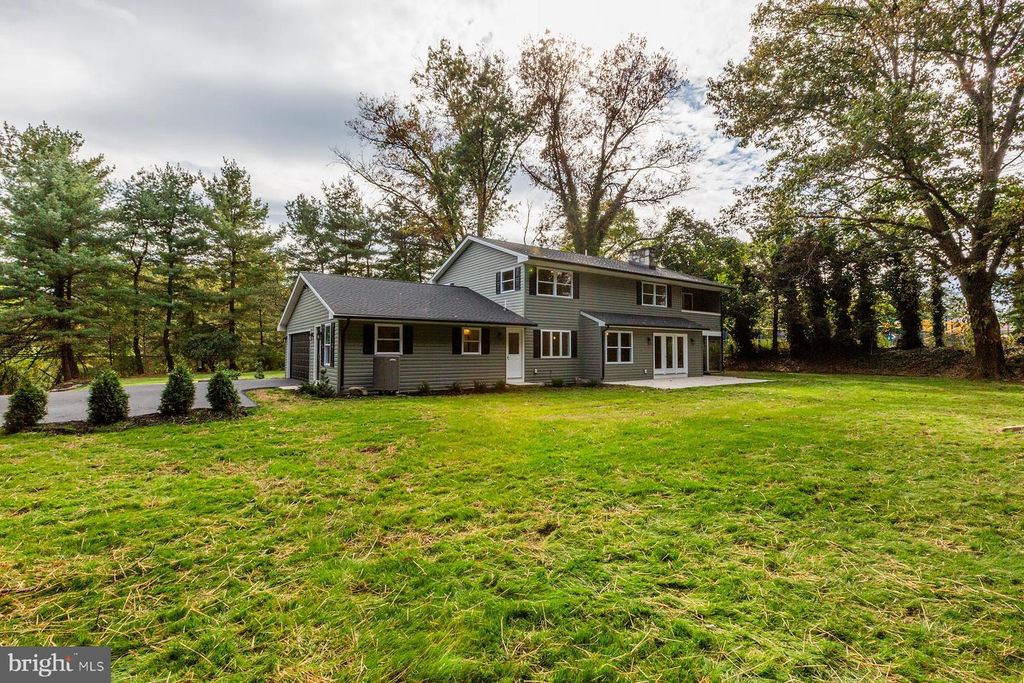 908 W WALNUT STREET, Wormleysburg, PA 17043