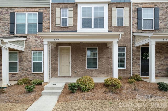 10016 Hemingway Place, Charlotte, NC 28227
