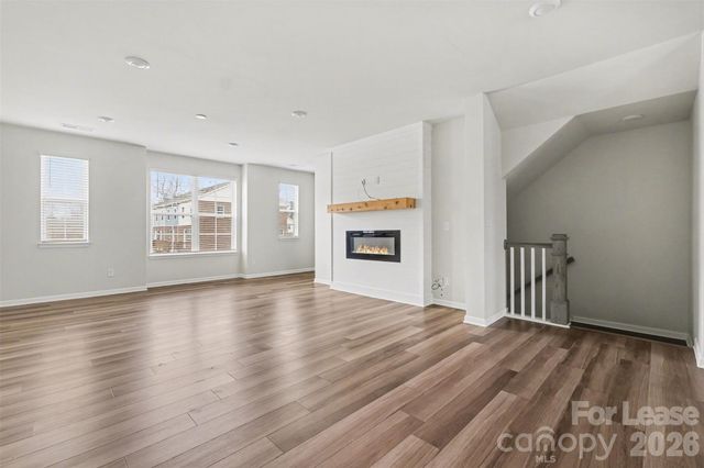 10016 Hemingway Place, Charlotte, NC 28227