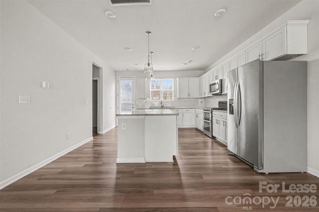 10016 Hemingway Place, Charlotte, NC 28227