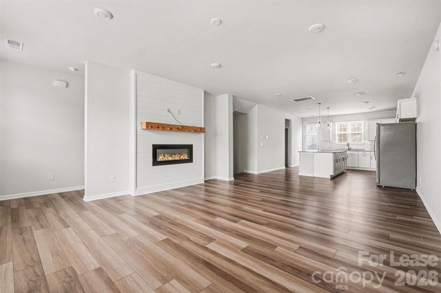 10016 Hemingway Place, Charlotte, NC 28227