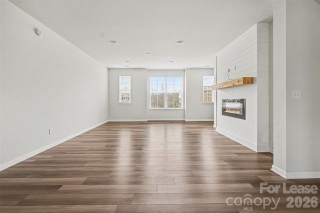 10016 Hemingway Place, Charlotte, NC 28227