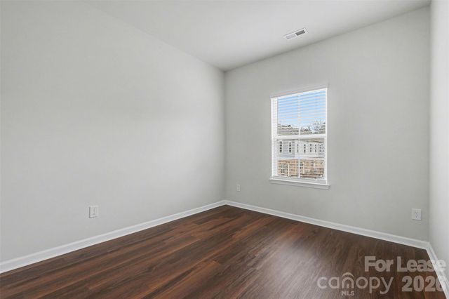 10016 Hemingway Place, Charlotte, NC 28227