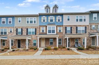 10016 Hemingway Place, Charlotte, NC 28227
