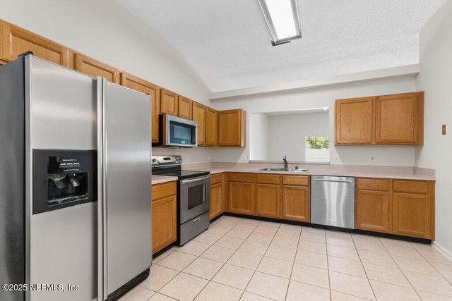 136 SOUTHERN GROVE Drive, St. Johns, FL 32259