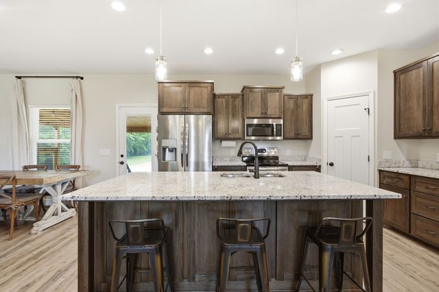 3760 Mealer Rd, Chapel Hill, TN 37034