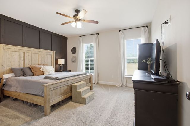 3760 Mealer Rd, Chapel Hill, TN 37034