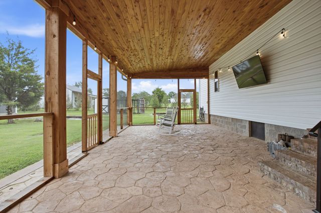 3760 Mealer Rd, Chapel Hill, TN 37034