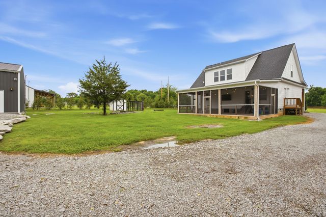 3760 Mealer Rd, Chapel Hill, TN 37034