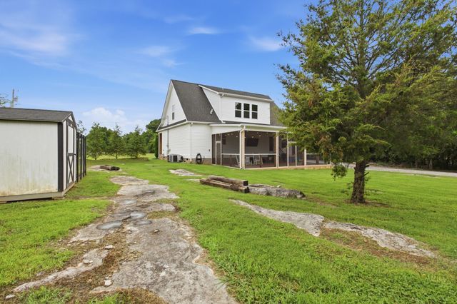 3760 Mealer Rd, Chapel Hill, TN 37034