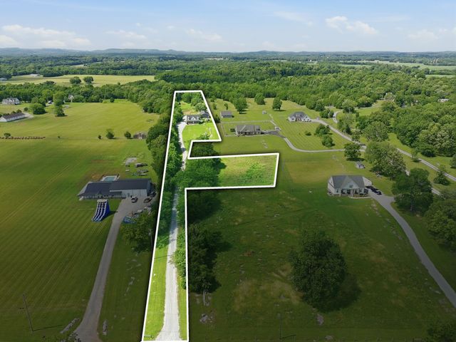 3760 Mealer Rd, Chapel Hill, TN 37034