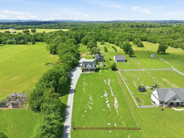 3760 Mealer Rd, Chapel Hill, TN 37034