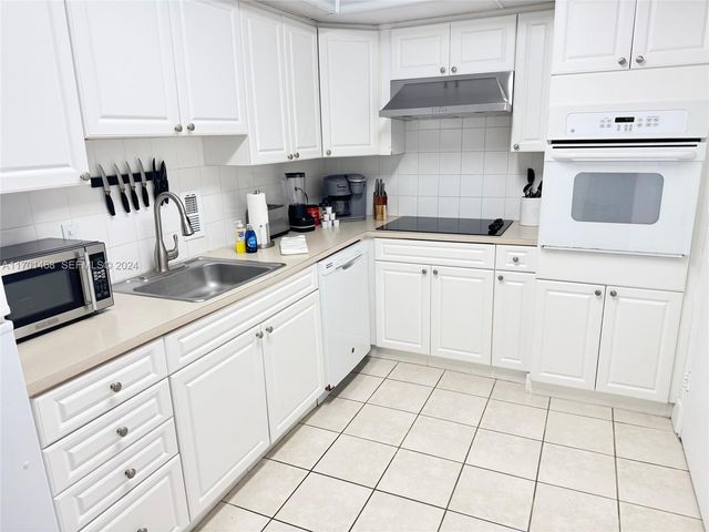 3901 S Ocean Drive 3Y, Hollywood, FL 33019