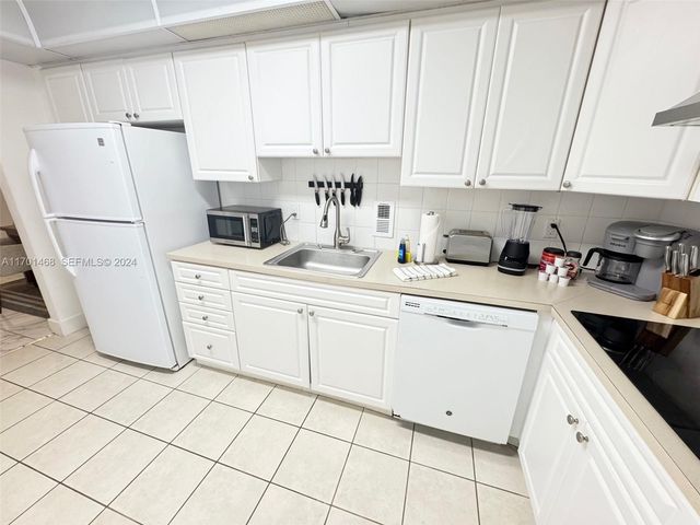 3901 S Ocean Drive 3Y, Hollywood, FL 33019
