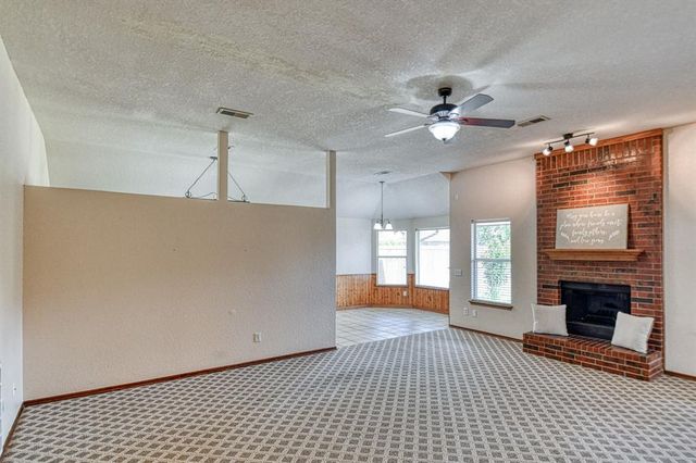 901 SE 36th Street, Moore, OK 73160