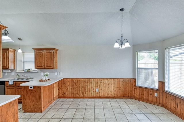 901 SE 36th Street, Moore, OK 73160