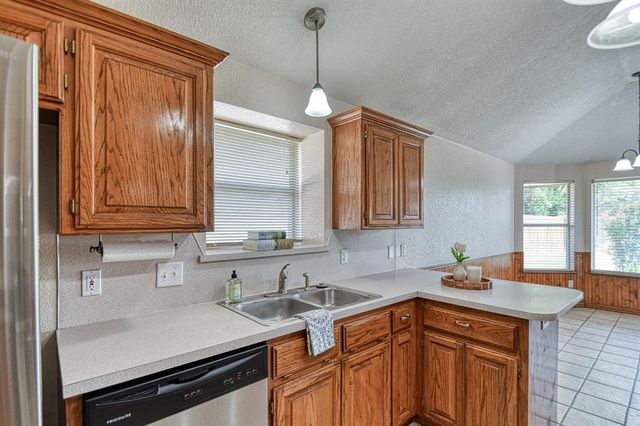 901 SE 36th Street, Moore, OK 73160