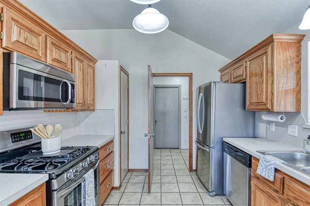 901 SE 36th Street, Moore, OK 73160