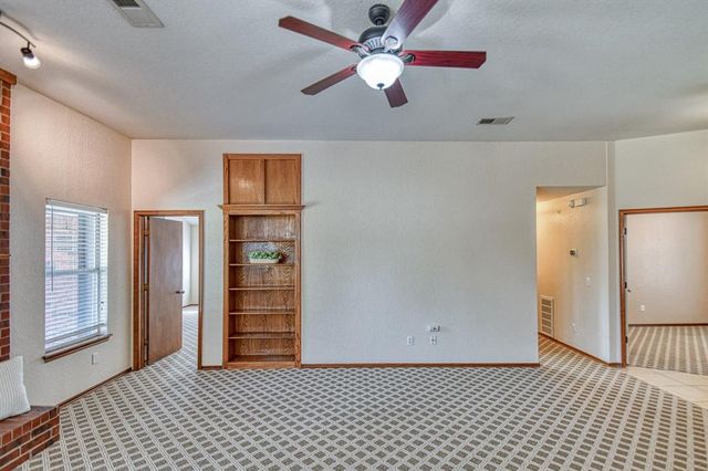 901 SE 36th Street, Moore, OK 73160