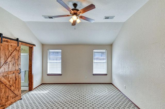 901 SE 36th Street, Moore, OK 73160