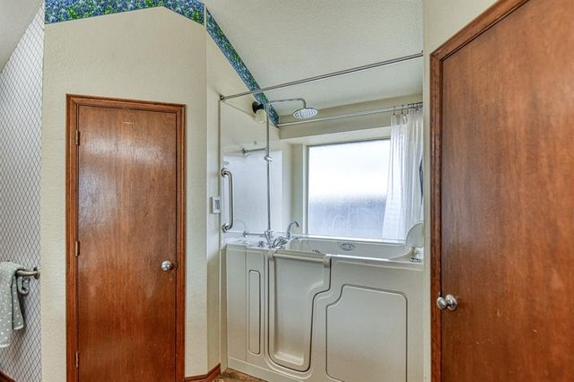 901 SE 36th Street, Moore, OK 73160