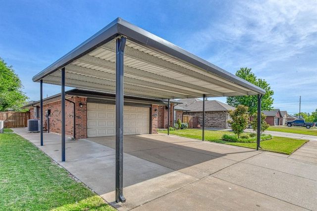 901 SE 36th Street, Moore, OK 73160